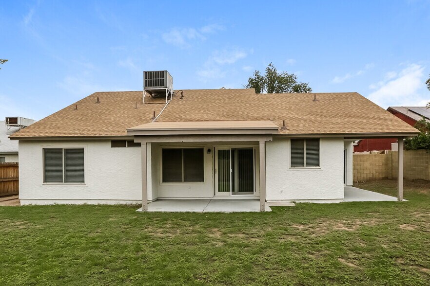 Building Photo - 1237 E Wickieup Ln