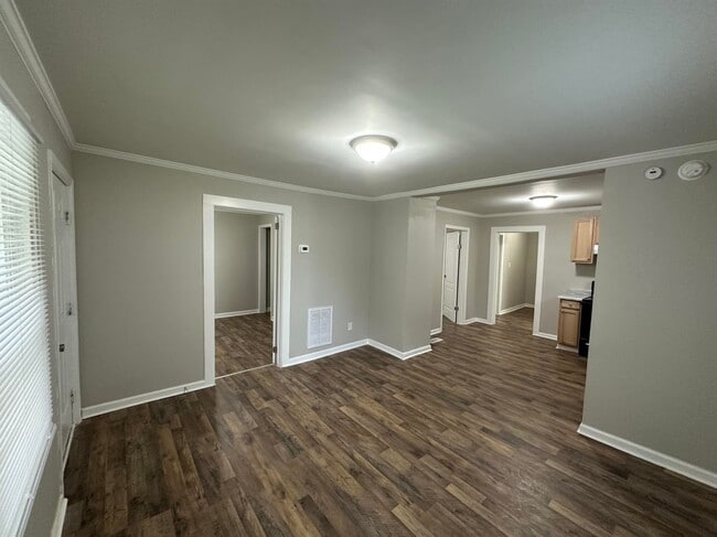 Building Photo - 420 Airline Ext