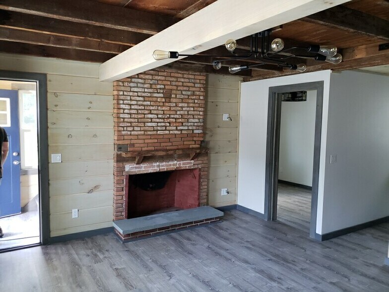 Hardwood Flooring - 591 Main St