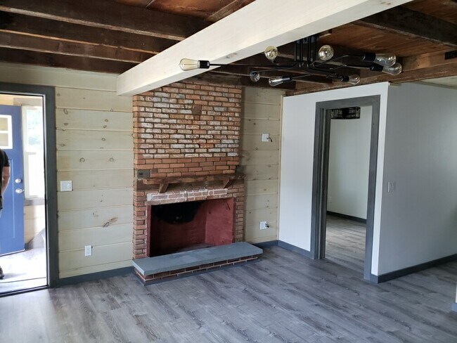 Hardwood Flooring - 591 Main St