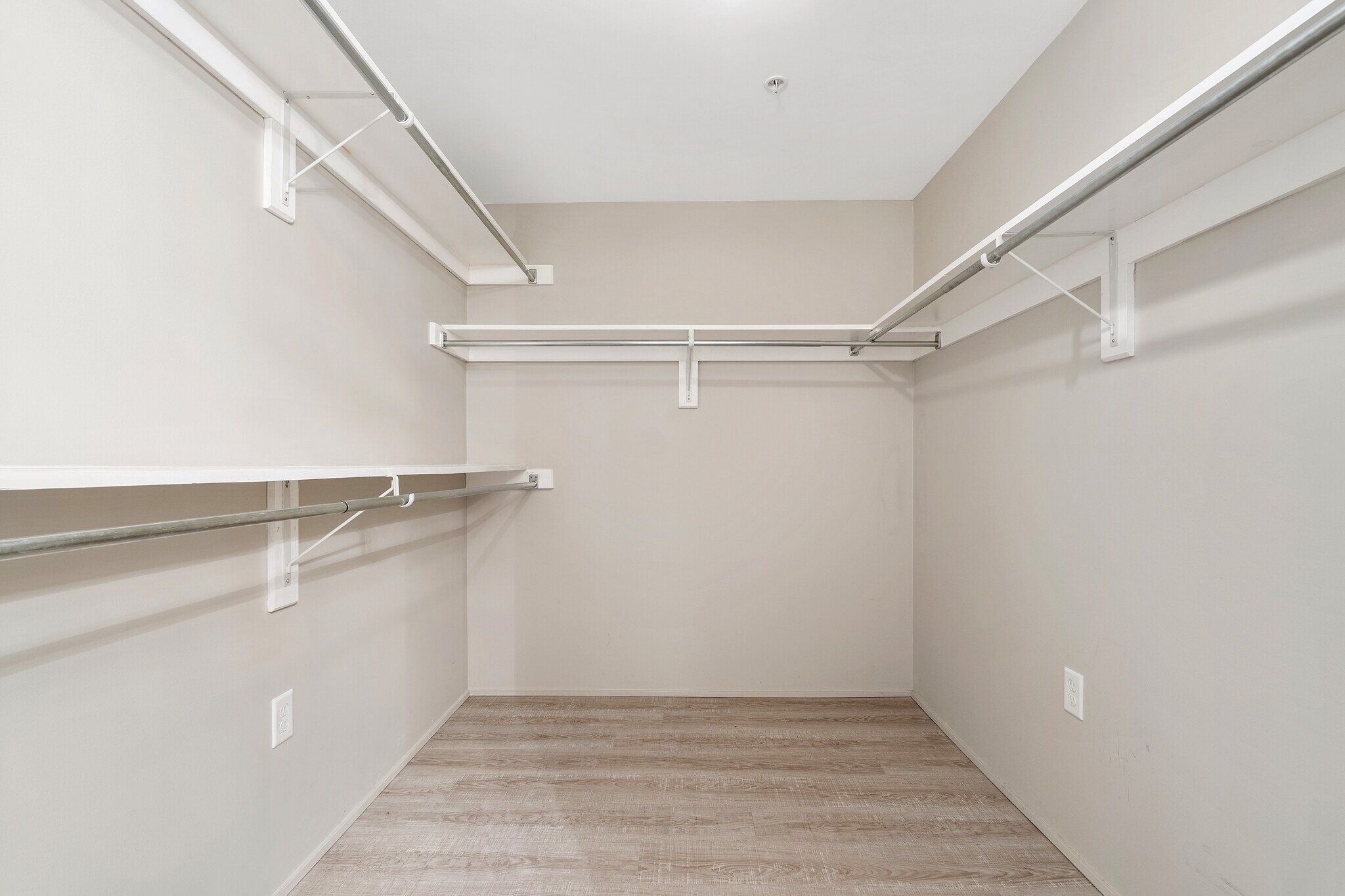Building Photo - 367 Auden Ave