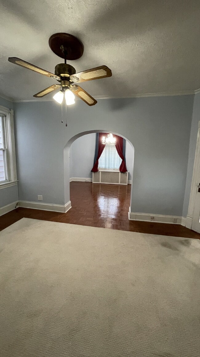 Building Photo - 19 S 6th St