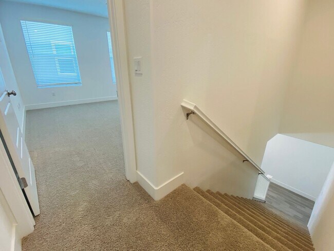 Building Photo - $2,295 + $100 Solar, Copper Ave. & Willow,...