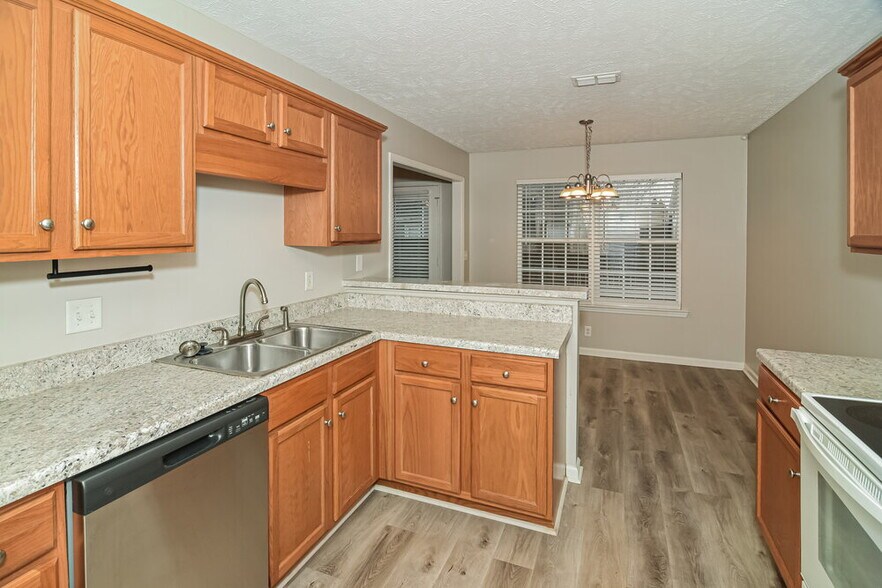 Building Photo - 3221 Lexmark Cir