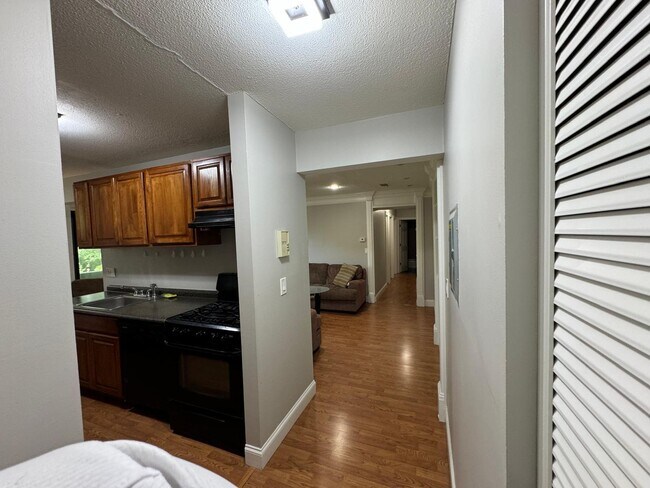Building Photo - 38K Shrewsbury Green Dr