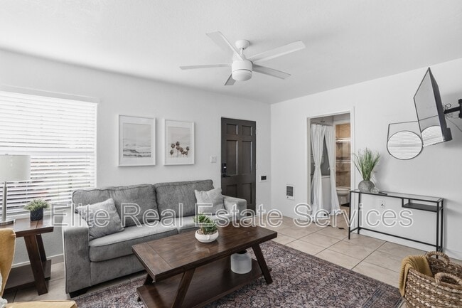 Building Photo - 2606 Juan St