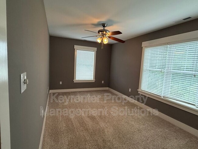 Building Photo - 2440 Belvue Rd