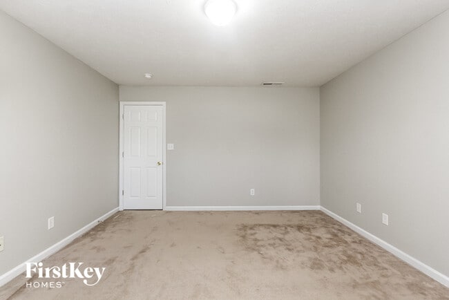 Building Photo - 5671 W Woodview Trail