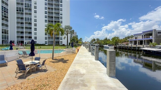 Building Photo - 1391 S Ocean Blvd