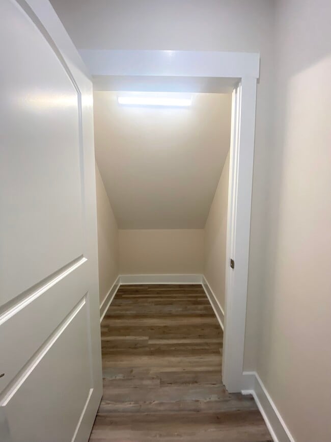 Building Photo - 137 Marblehead Dr