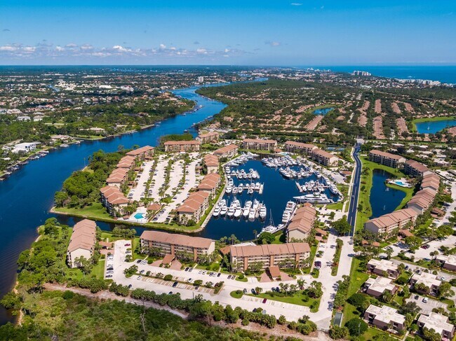Building Photo - 2301 Marina Isle Way