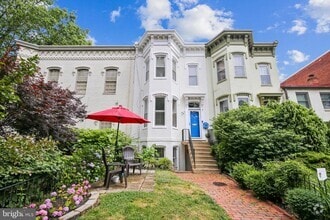 Building Photo - 302 Maryland Ave NE