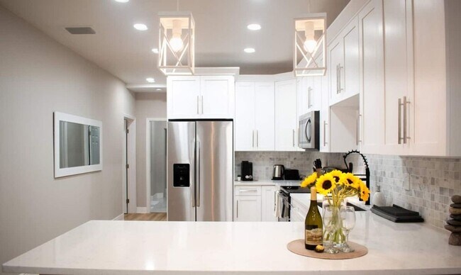 Building Photo - Glamorous Ybor Home • near Downtown