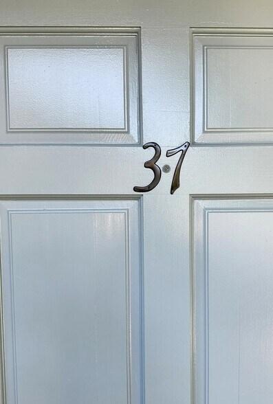 Primary Photo - 10125 De Soto Ave
