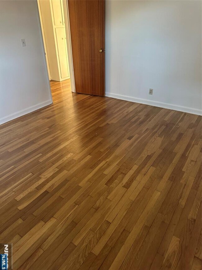 Building Photo - 679 Midwood Rd