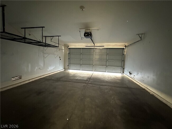 Building Photo - 8275 Cedar Leaf Dr