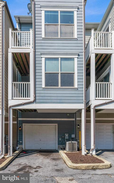 Building Photo - 17 S Exeter St