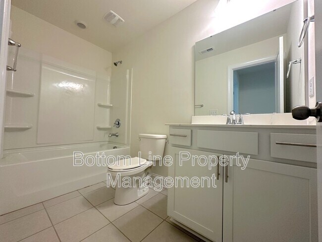 Building Photo - 4487 Fls Lk Dr S W