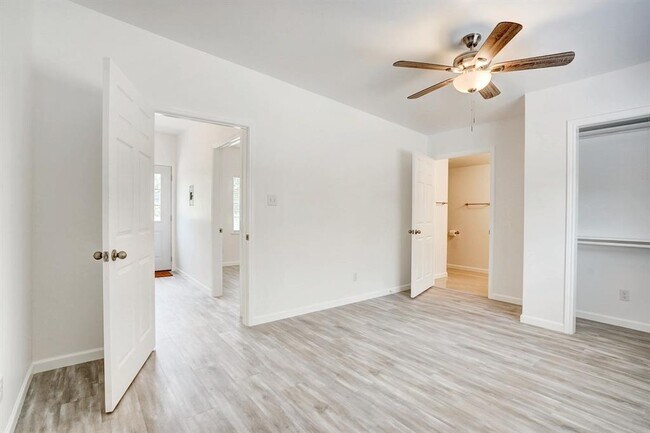 Building Photo - 301 Tatum Rd