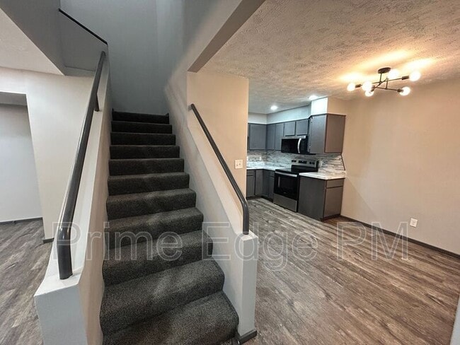 Building Photo - 1841 Ridgehaven Ct