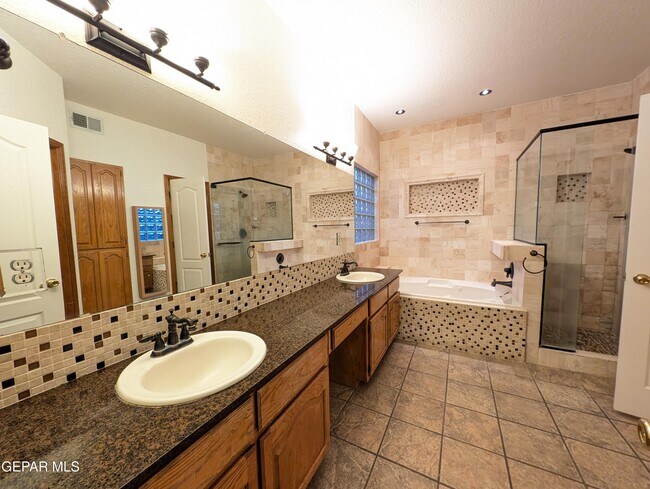 Building Photo - 11820 Pueblo Seguro Way