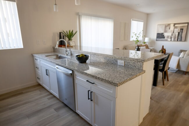 Building Photo - Coyote Ridge Apartments