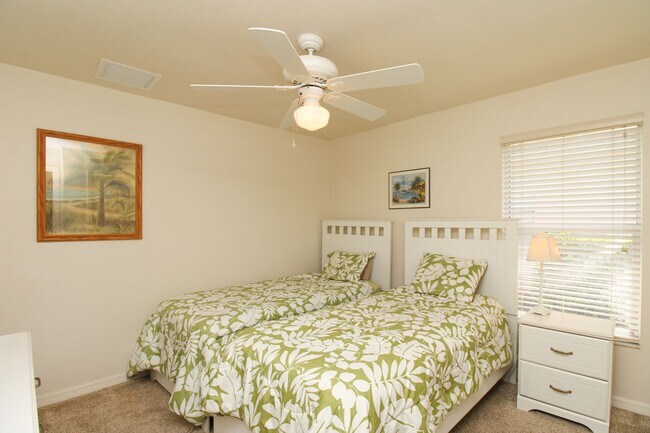 Building Photo - ** 4 BED-3 BATH PRIVATE SINGLE FAMILY POOL...