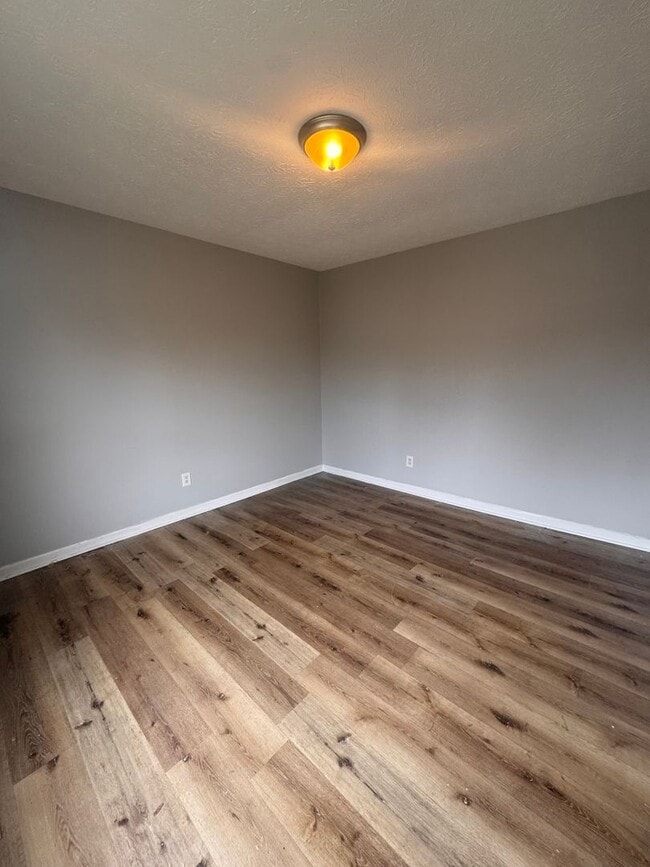 Building Photo - 1901-1903 Circle Kelly Jo