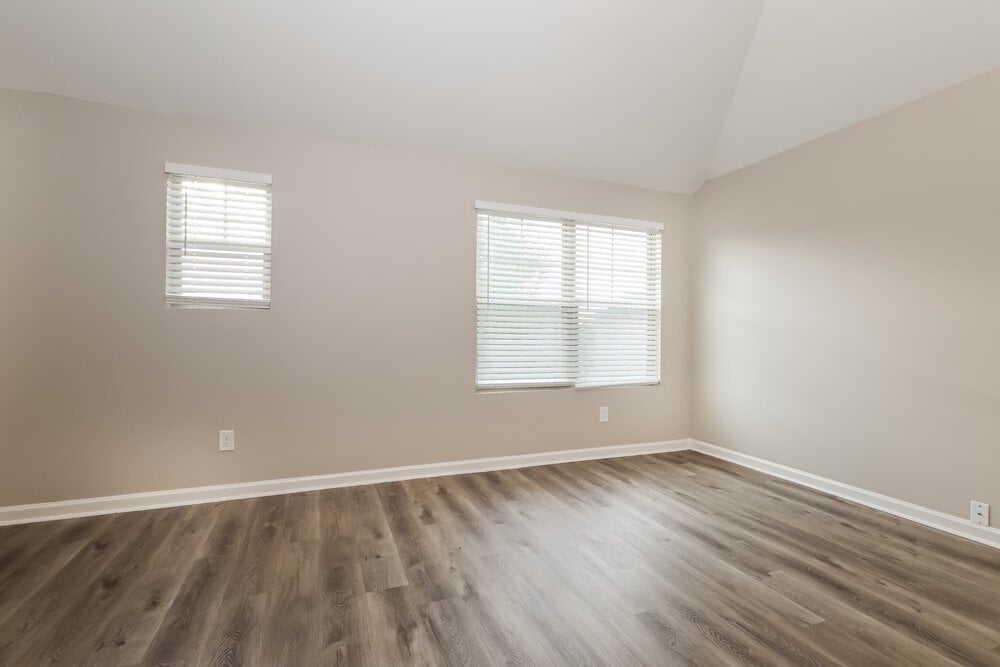 Building Photo - 6596 Woodwell Dr
