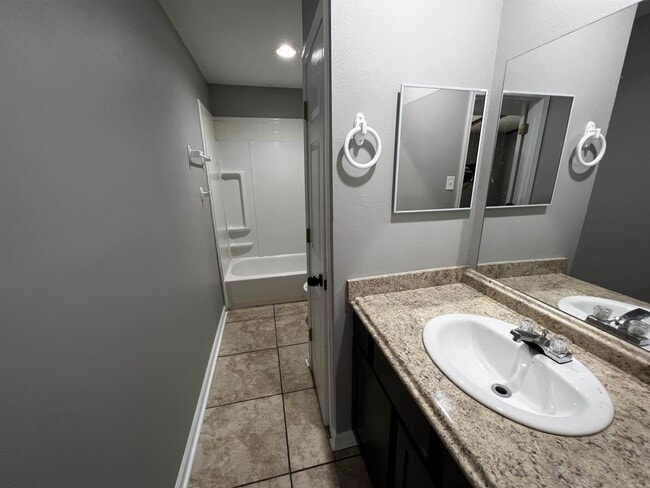 Building Photo - 4417 Arehart Dr