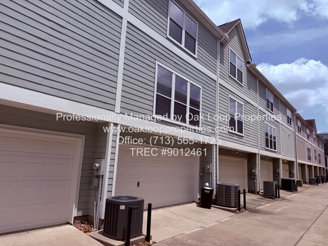 Building Photo - 1253 W 17th St