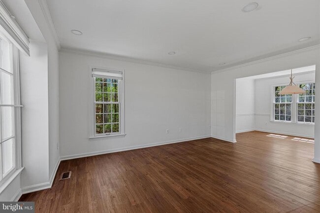 Building Photo - 1646 Stowe Rd