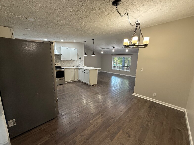 Building Photo - 1948 Brian Kelley Ln