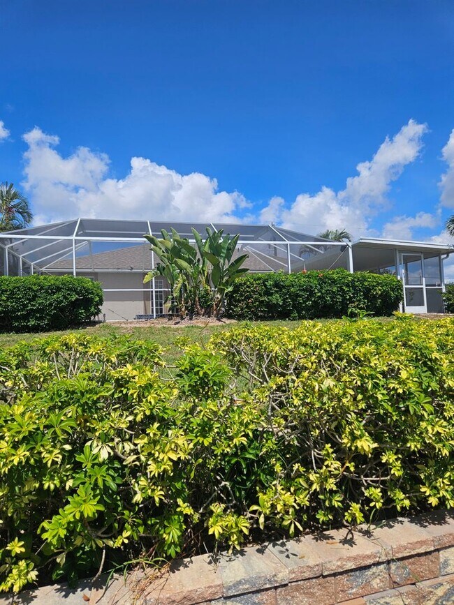 Building Photo - Port Charlotte Waterfront salt water pool annual rental
