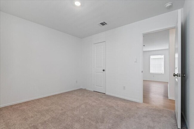 Building Photo - 300 Twilight Breeze Wy