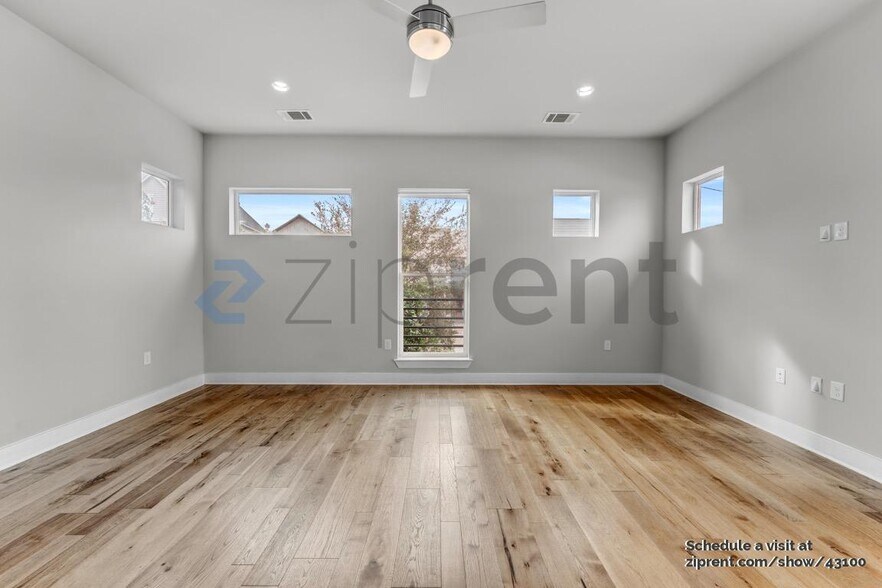 Building Photo - 6016 Seville Dr