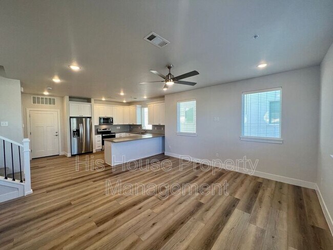Building Photo - 4125 24th Street Rd