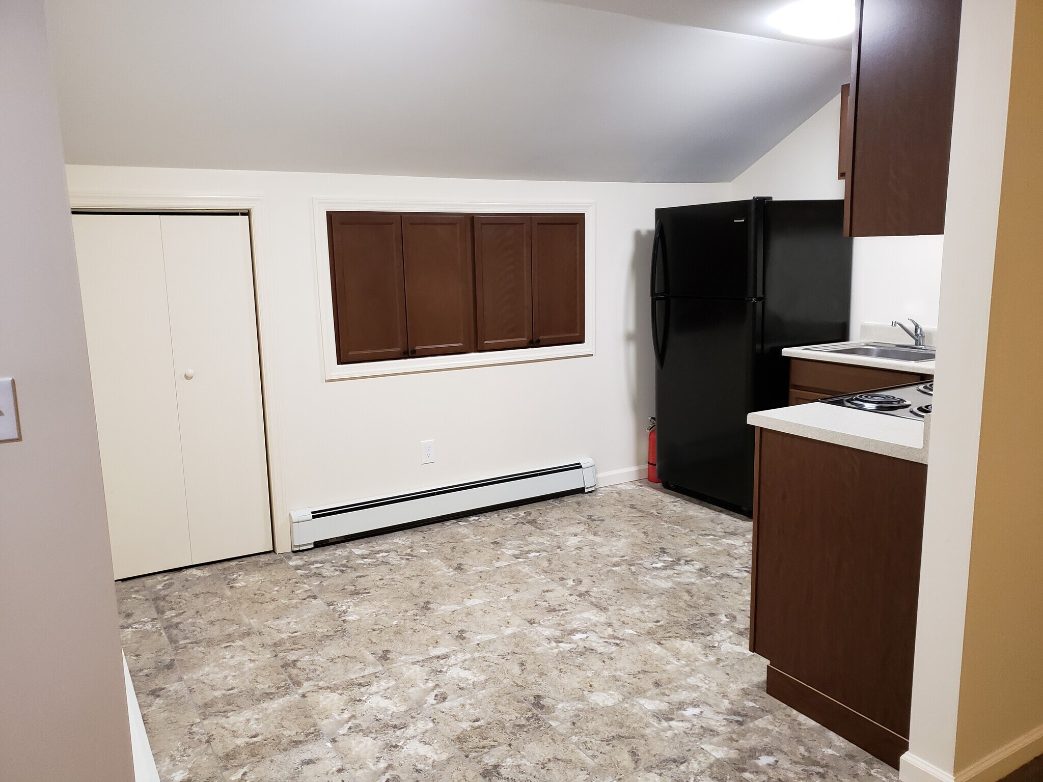 Kitchen with Pantry - 7 Broad St