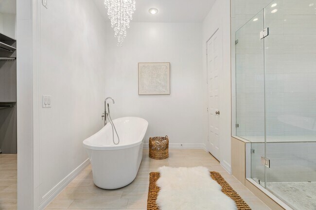 Building Photo - 5602 San Felipe St