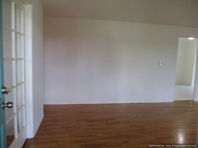 Building Photo - 3 Bedroom Rambler in Downtown Gig Harbor