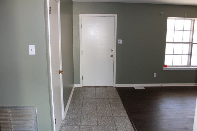 Building Photo - 802 Parrish St