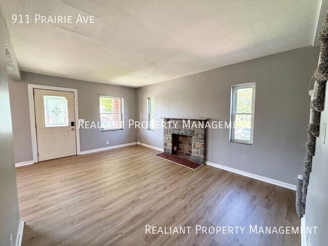 Building Photo - 911 Prairie Ave