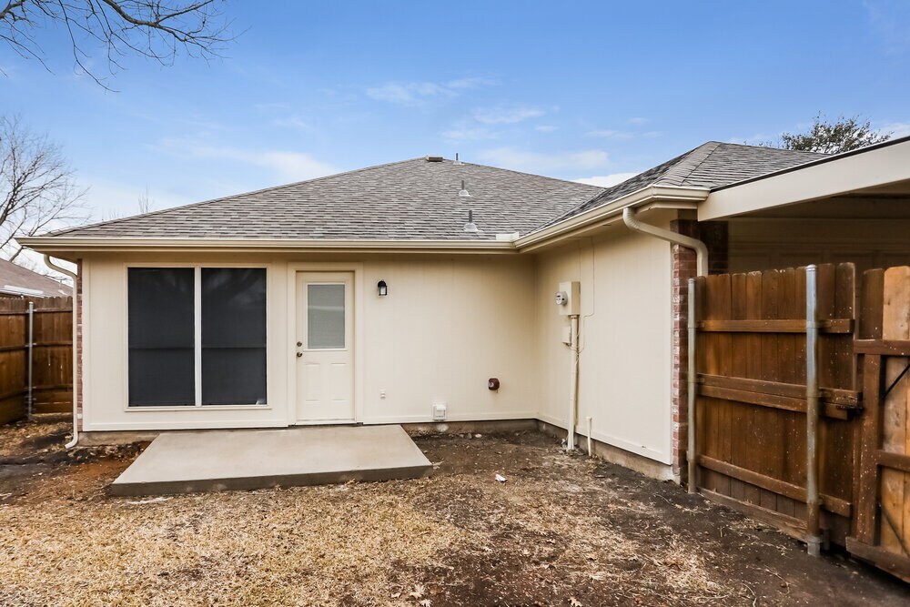 Building Photo - 2508 Helen Ln