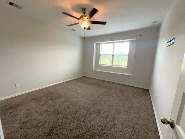 Building Photo - 7118 Fannin St