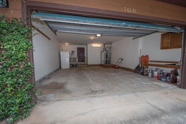 Building Photo - 106 Wexford Way