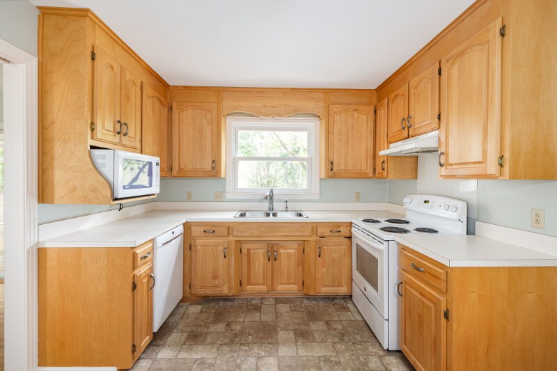 Building Photo - 924 Saundersville Ferry Rd