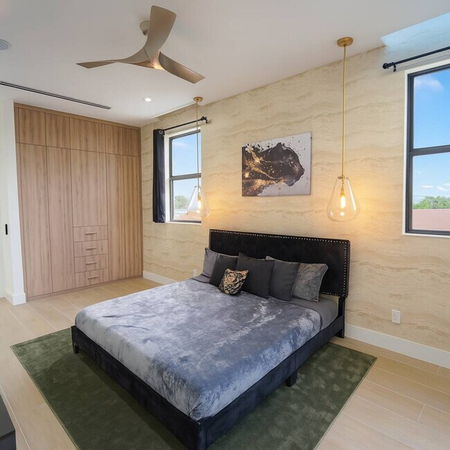 Building Photo - 1812 Miami Rd