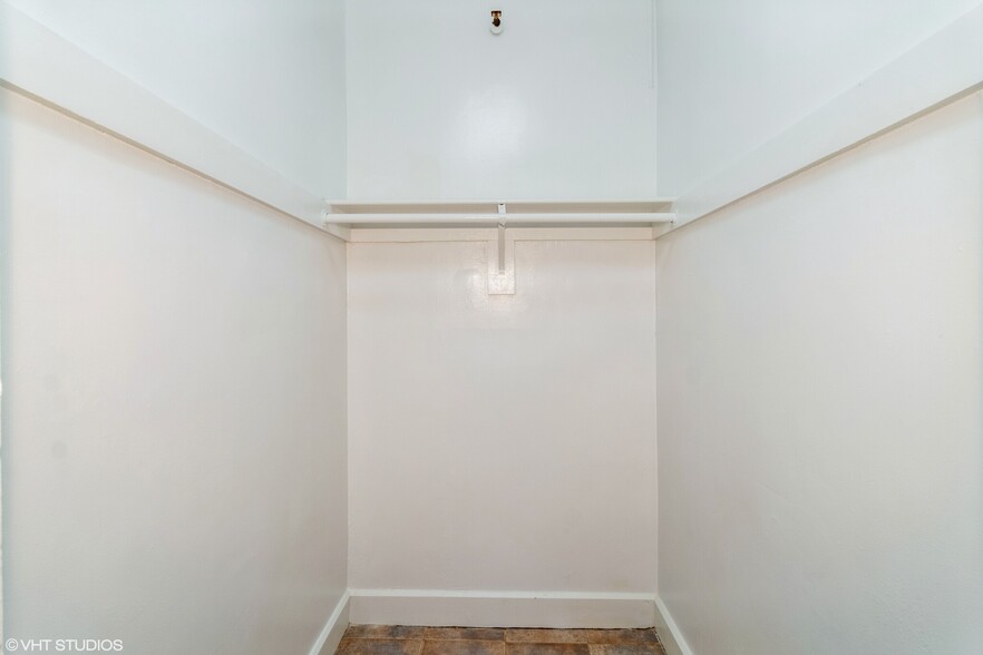 Building Photo - 43 Westland Ave