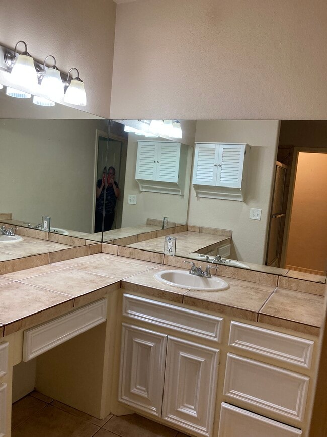 Building Photo - 818 Chickasaw Dr