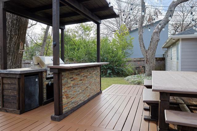 Building Photo - 740 Peavy Rd